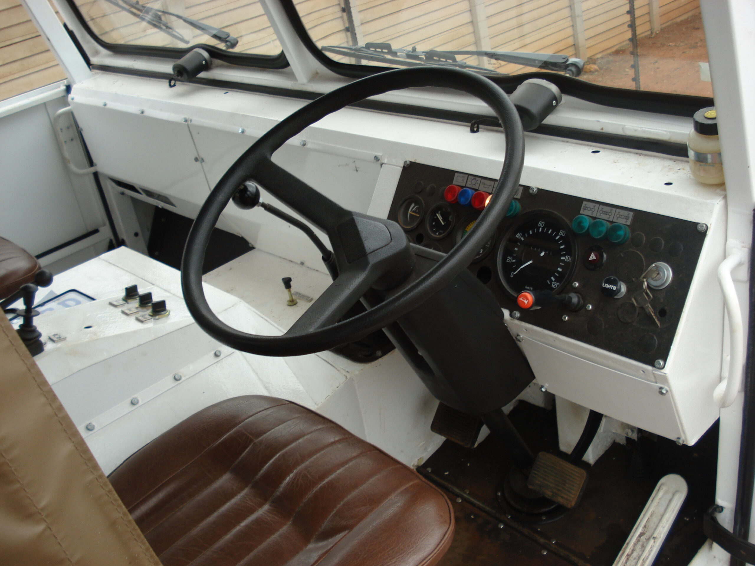 SAMIL 20 - Image 2